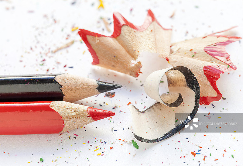 黑色和红色铅笔特写图片素材