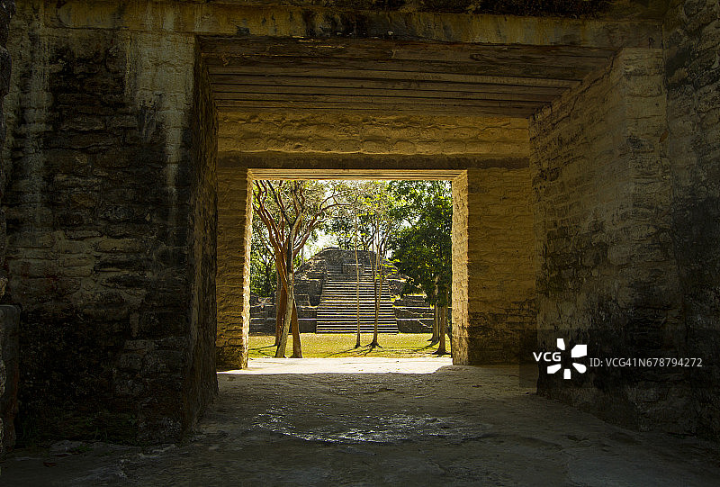 卡哈尔佩奇玛雅金字塔和遗址图片素材