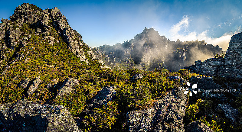 塔斯马尼亚西南部亚瑟山脉西部的海耶斯山图片素材