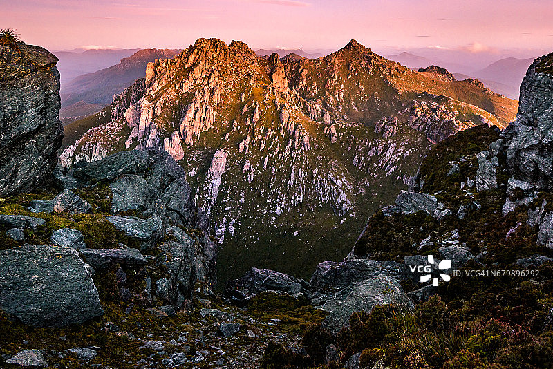 猎户座山图片素材