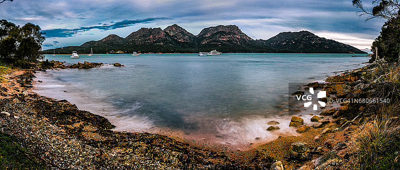 从科尔斯湾眺望弗雷西内半岛的危险图片素材
