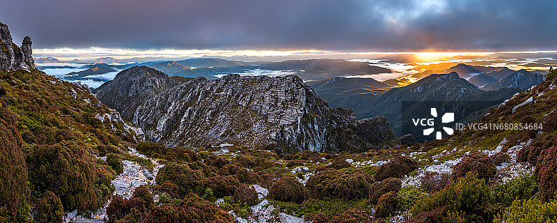 塔斯马尼亚富兰克林-戈登野河国家公园的富兰克林河流域图片素材