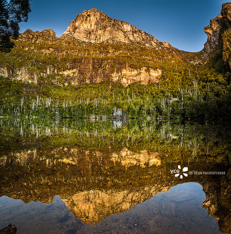 塔斯马尼亚富兰克林-戈登国家公园的日出图片素材