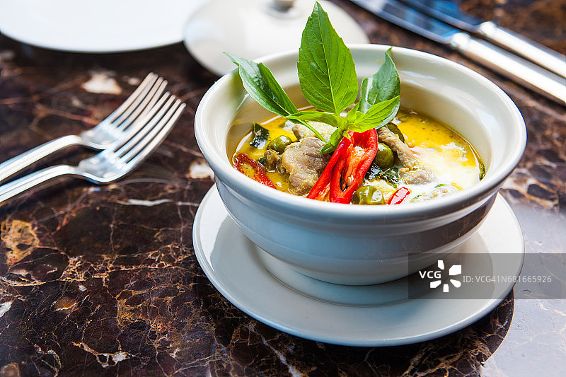 泰式绿咖喱麻辣配料俯视图图片素材