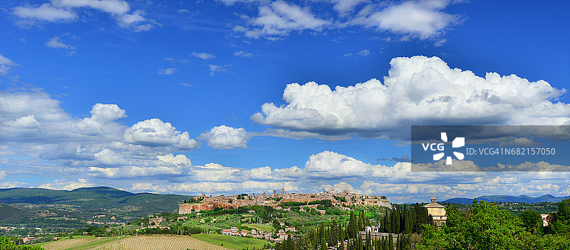 意大利乡村的奥尔维耶托历史中心图片素材