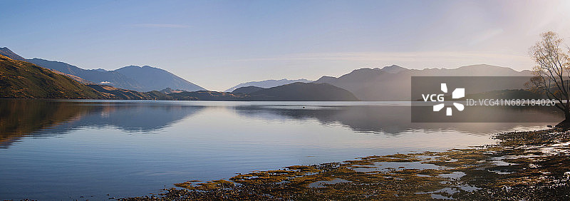 瓦纳卡湖格伦杜湾的宁静图片素材