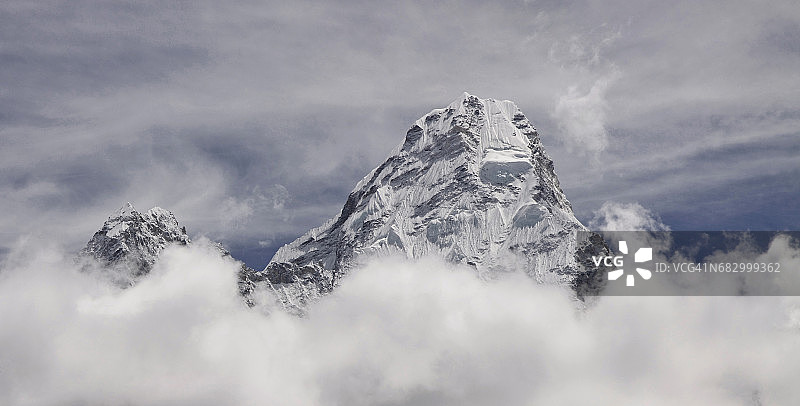 阿玛达布拉姆峰图片素材