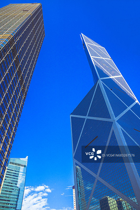香港长江中心和中国银行大厦的仰视图图片素材