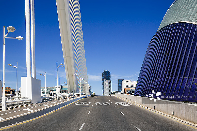 西班牙巴伦西亚的现代城市街道图片素材