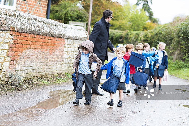 英国小学放学时间图片素材