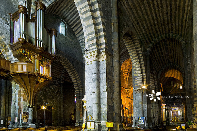 法国昂布兰圣母大教堂图片素材