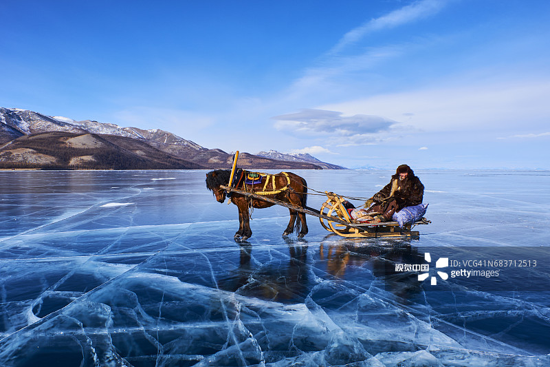 蒙古国库苏古尔湖冰冻湖面图片素材