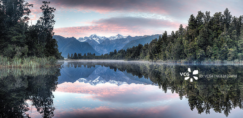马瑟森湖全景图片素材