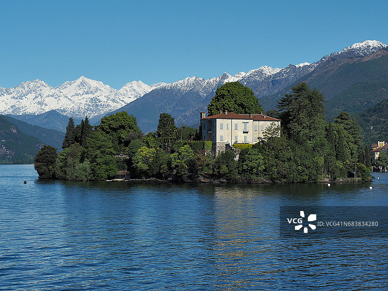 意大利北部马焦雷湖博罗梅安群岛的圣乔瓦尼小岛景色图片素材