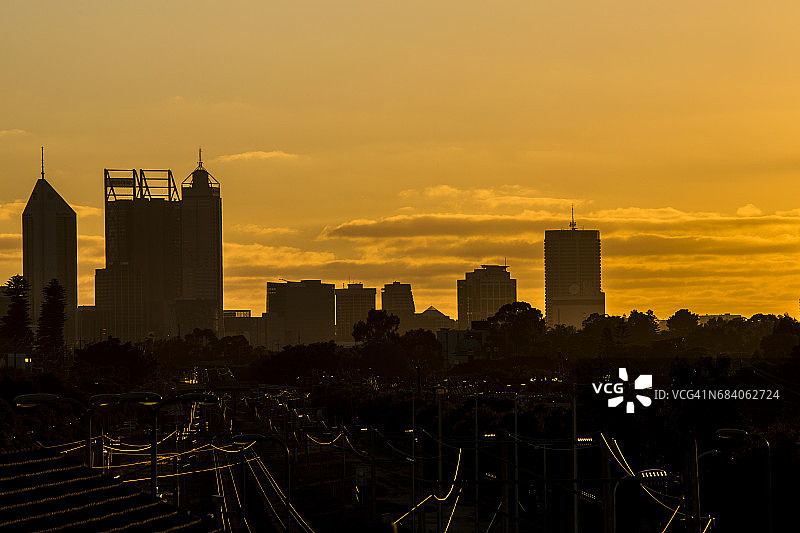 日落时分的珀斯市图片素材