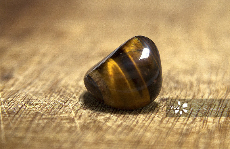 石头和水晶图片素材