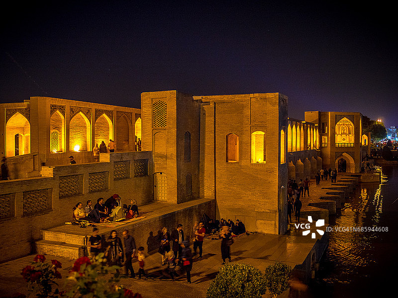 伊朗伊斯法罕哈柱桥夜景图片素材