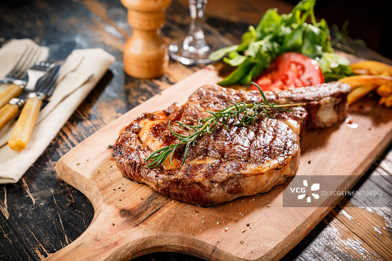肋眼牛排切片图片素材