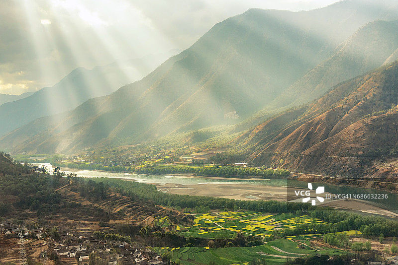 云南丽江长江第一湾图片素材