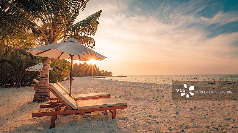 夏日海滩浪漫家庭情侣度假背景壁纸图片素材