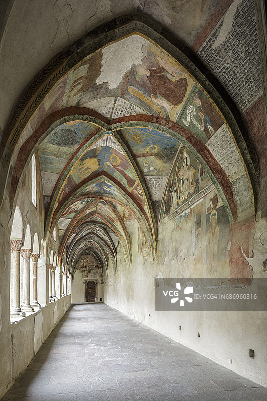 布里克森大教堂的回廊图片素材