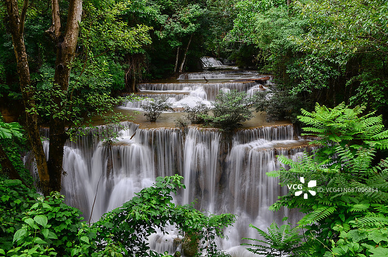 泰国北碧府热带雨林瀑布图片素材