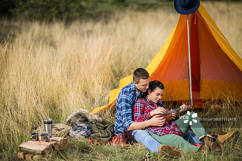 教我如何弹尤克里里！图片素材