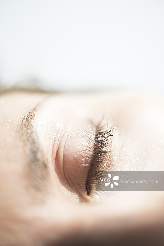 闭着的眼睛图片素材