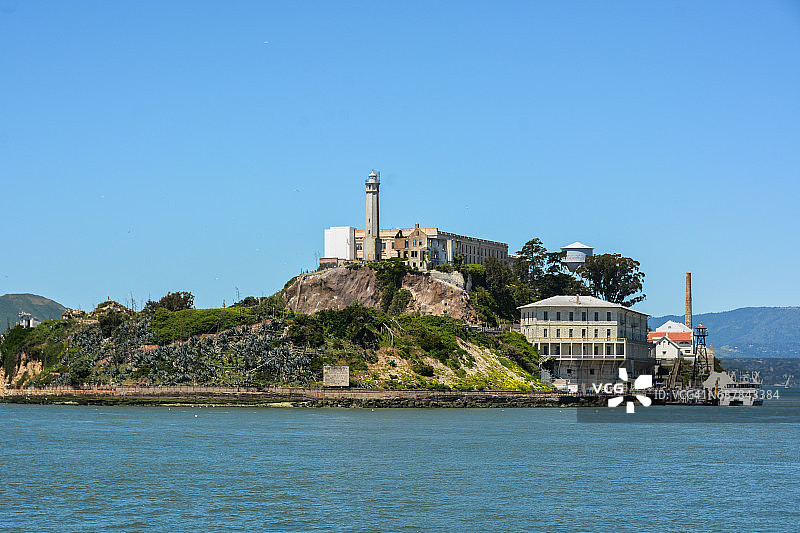 美丽春日旧金山湾的阿尔卡特拉斯岛图片素材