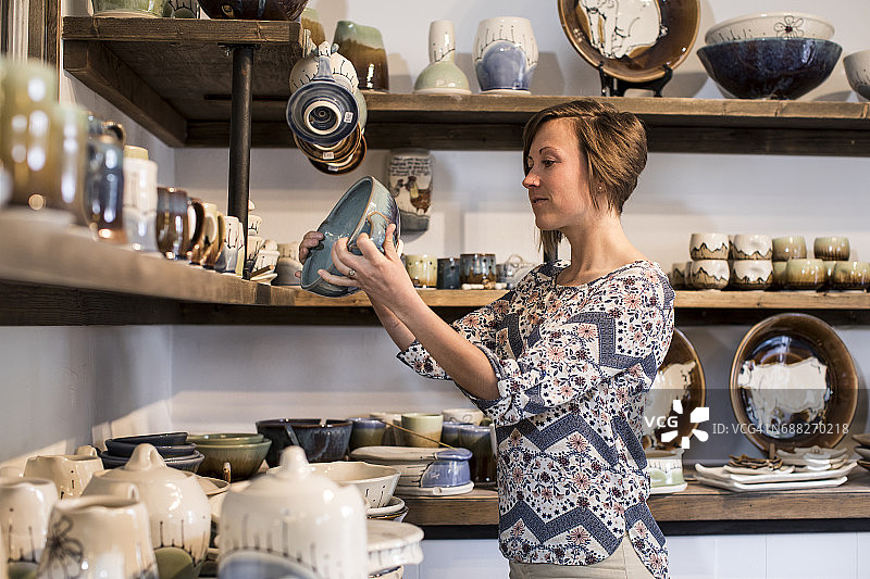 购物的女人图片素材