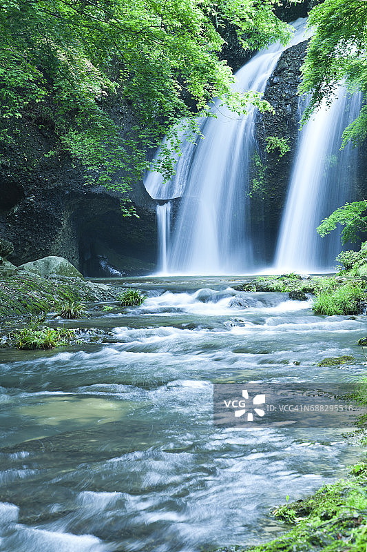 日本瀑布与溪流景观图片素材