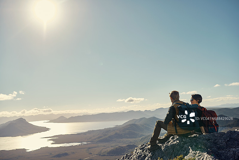 与你一起站立在世界之巅图片素材