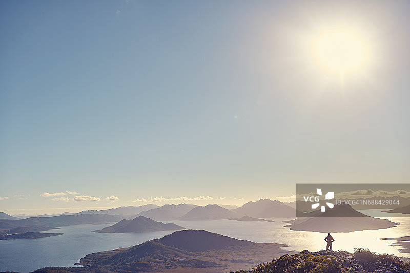 沉醉于风景之中图片素材