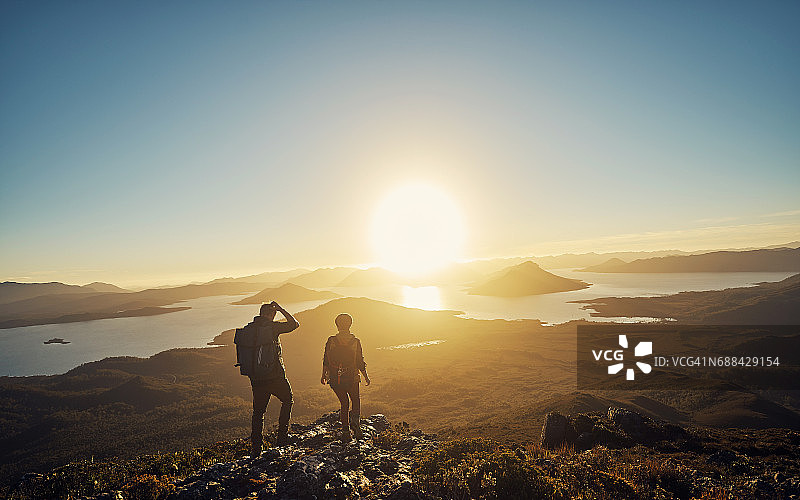 他们拥有广阔的世界图片素材