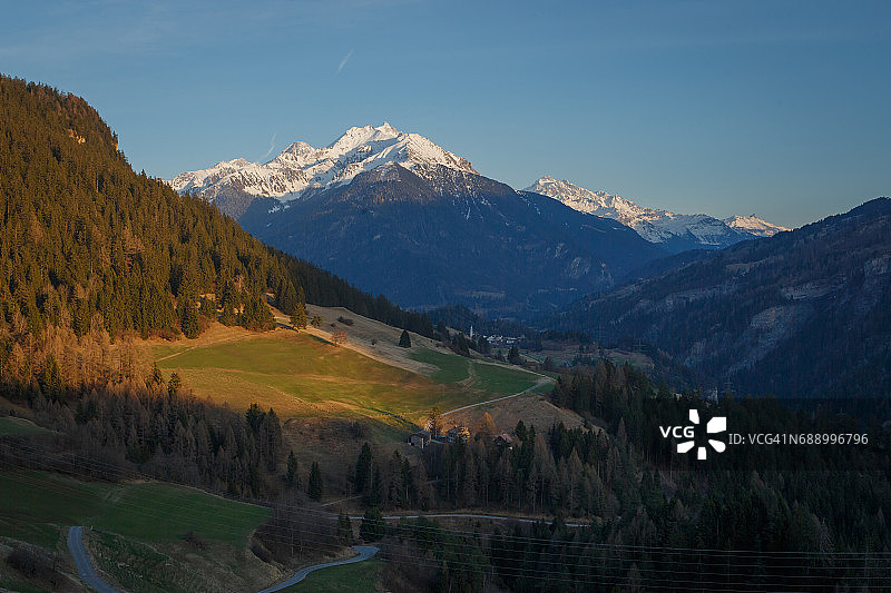 瑞士日落山景图片素材