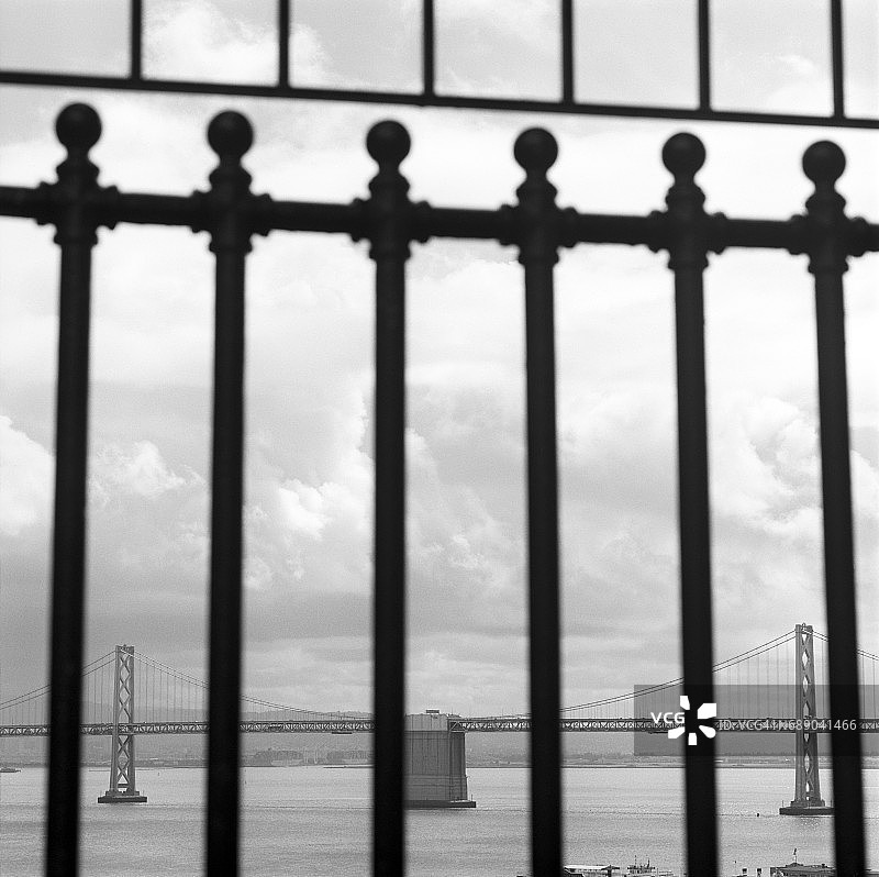 旧金山海湾大桥栅栏图片素材