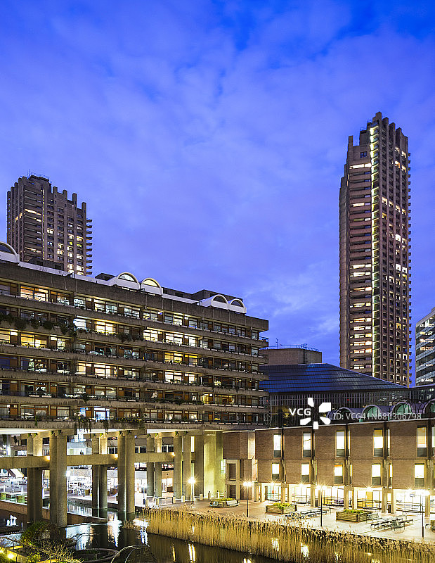 巴比肯住宅区塔楼，城市景观与建筑，伦敦，英国图片素材