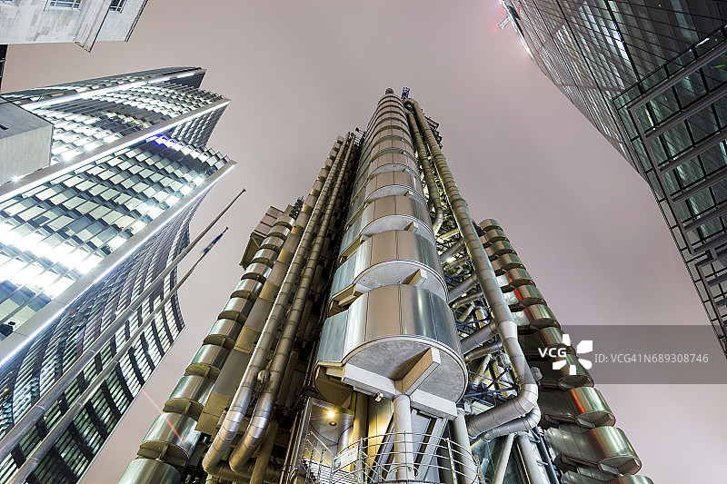 英国伦敦劳埃德大厦和利德贺大楼城市景观图片素材