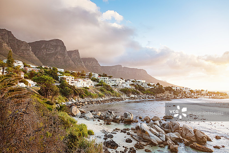 南非开普敦坎普斯湾日落黄昏图片素材