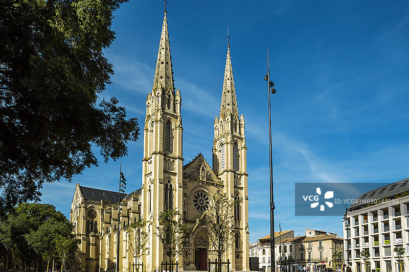 法国加尔省尼姆圣博迪勒教堂图片素材