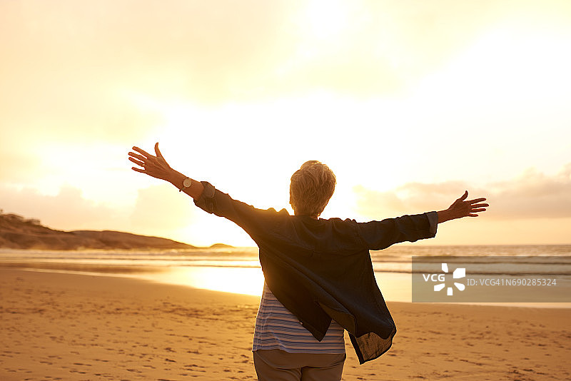 活着就是真正的自由图片素材