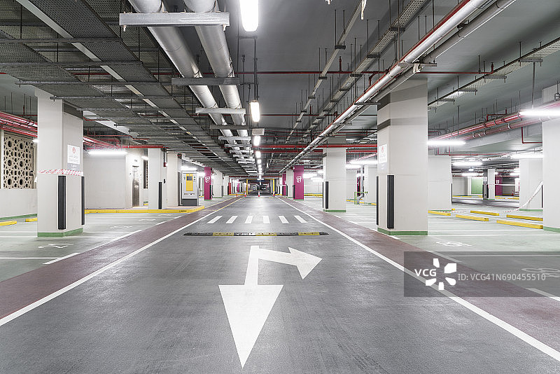 地下停车场图片素材