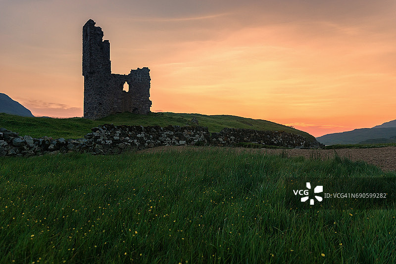 苏格兰阿辛特湖畔的阿尔德弗雷克城堡图片素材