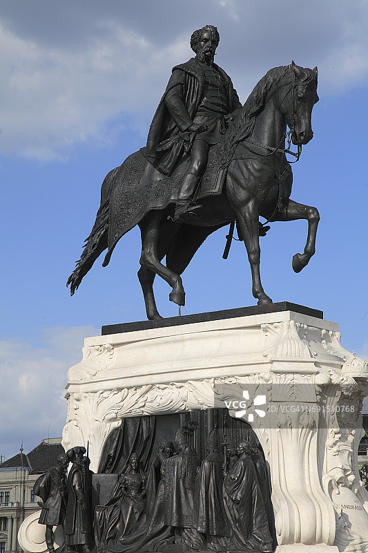 匈牙利布达佩斯，久洛·安德拉什伯爵雕像图片素材