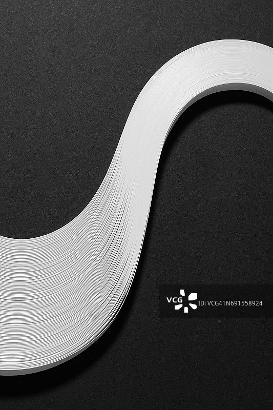 黑白抽象纸堆图片素材