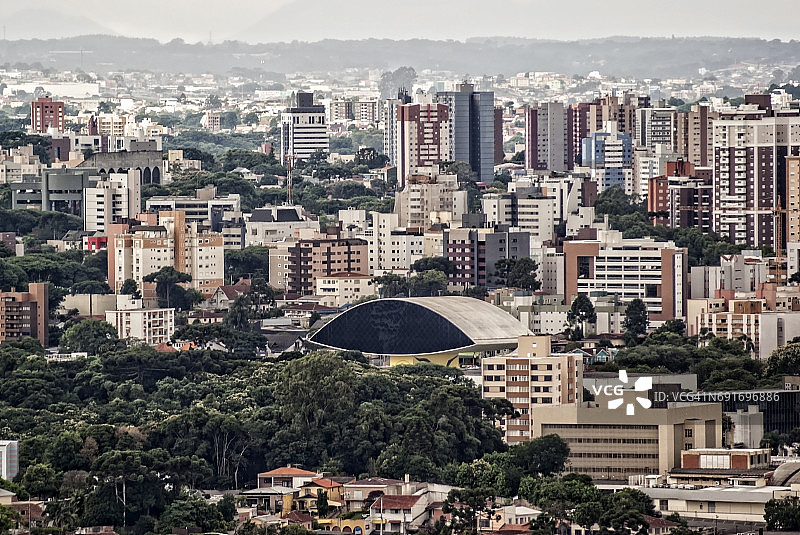 巴西库里蒂巴奥斯卡·尼迈耶博物馆高角度视图图片素材