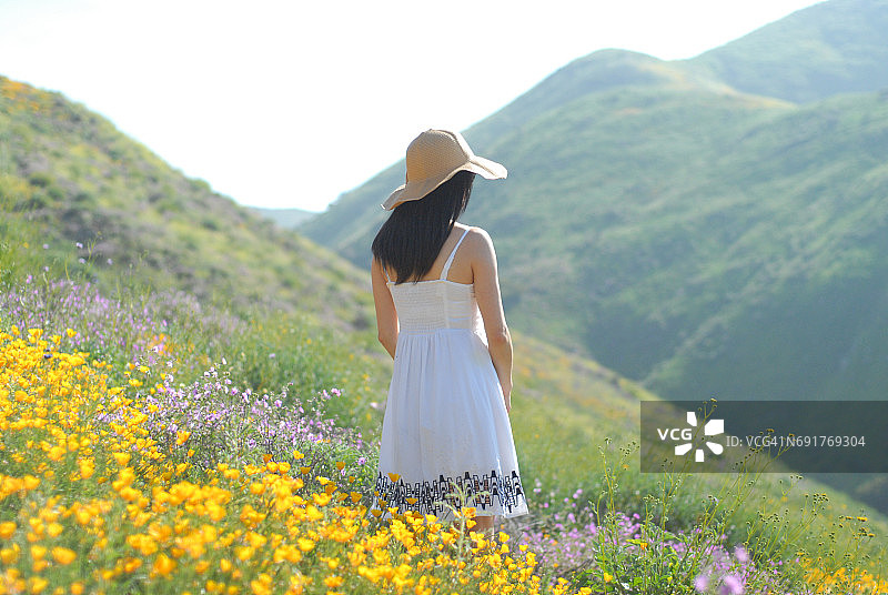 花的女孩图片素材