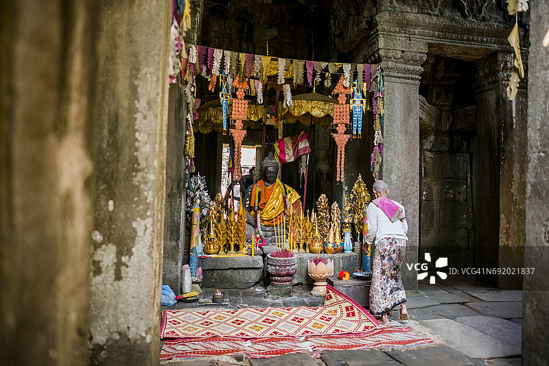 在柬埔寨吴哥窟班迭哥遗址朝拜佛教圣地图片素材