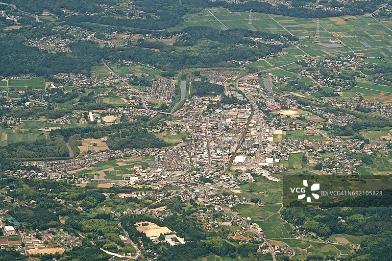 从飞机上俯瞰千叶县市原市牛久地区白天的鸟瞰图图片素材