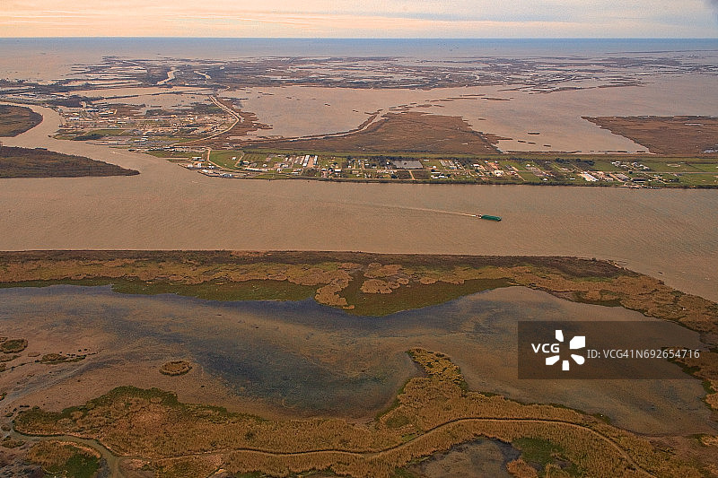 路易斯安那州威尼斯附近的密西西比河图片素材